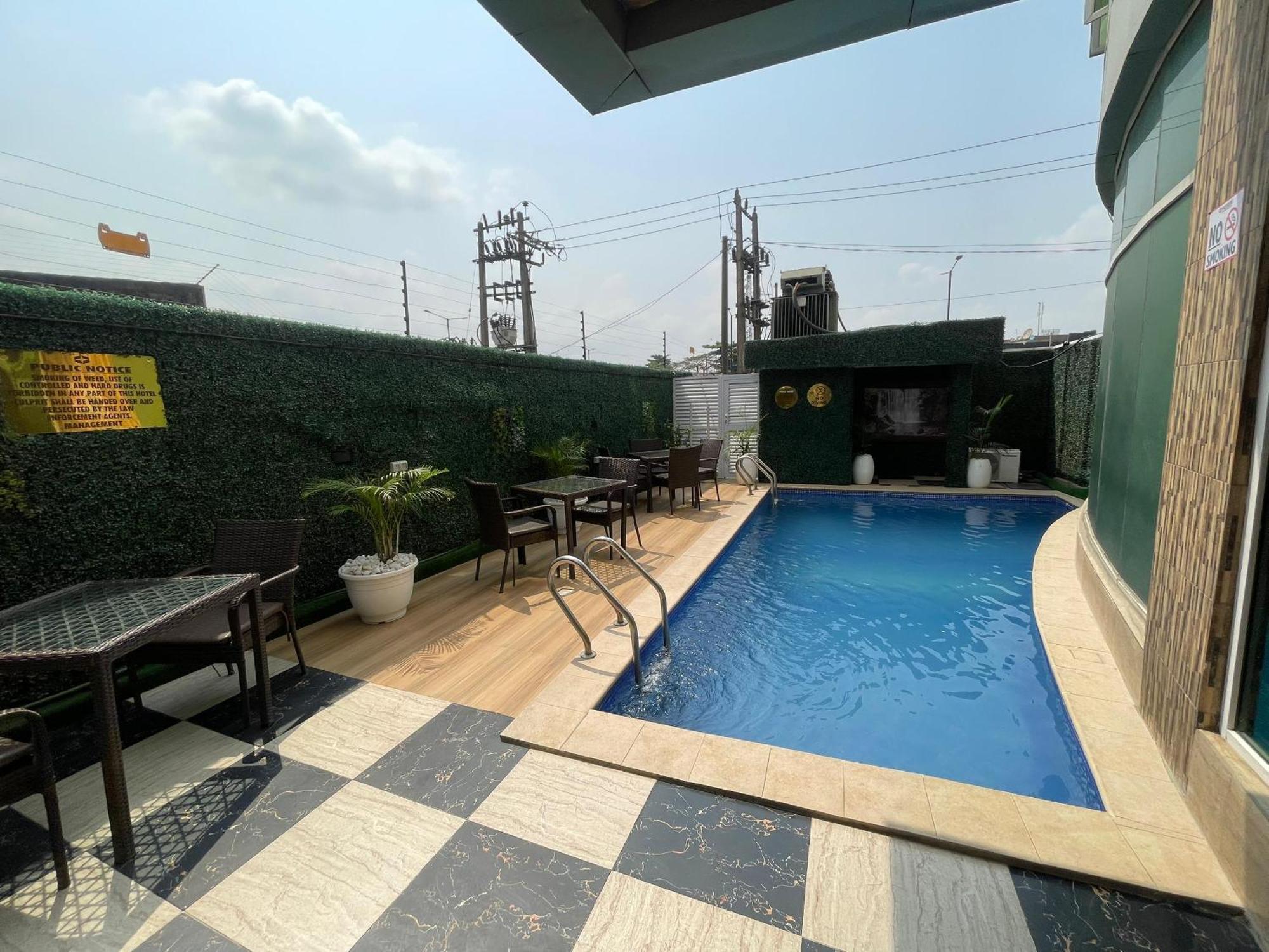 Presken Hotel At International Airport Road Ikeja Buitenkant foto